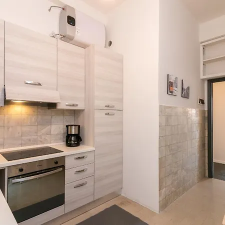 Vittoria 1 Apartment Milan